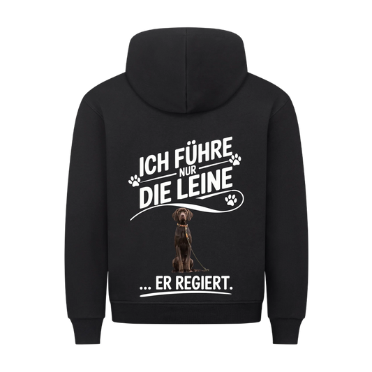 Personalisierbares Hunde Hoodie "Er Regiert,  Ich Führe Nur Die Leine"